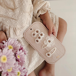 Набор заколок Mrs. Ertha "Blossom Spring", весенние ромашки